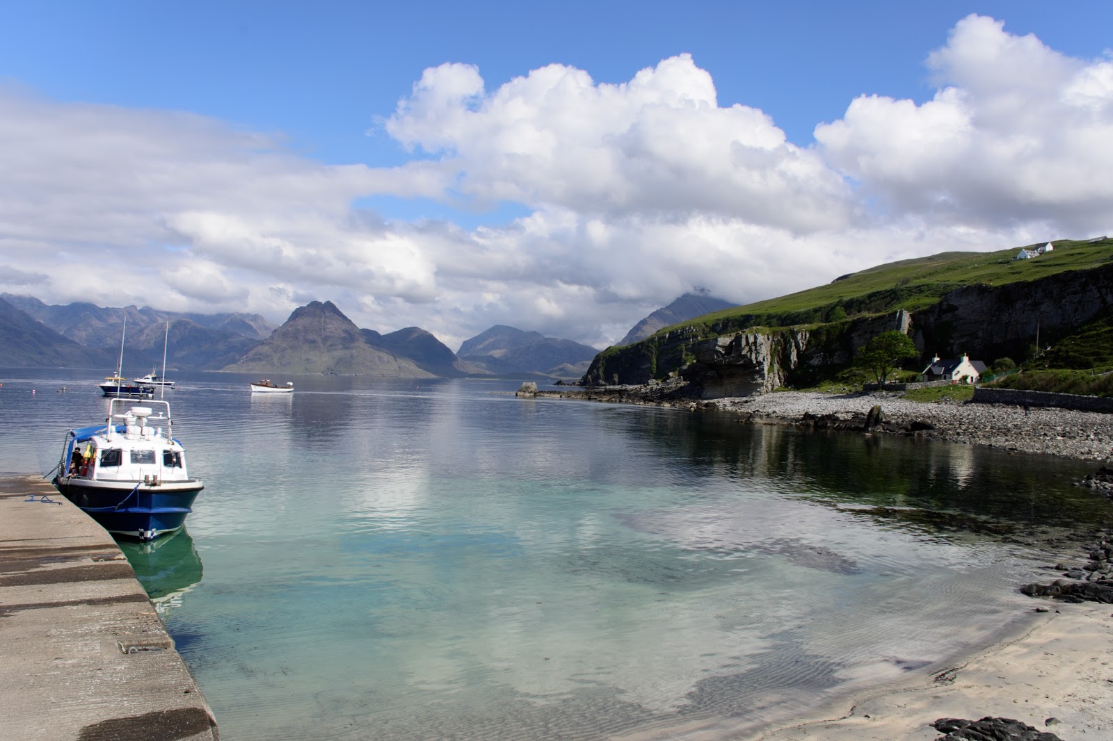 Foto von Kinloch Beach mit geräumige bucht