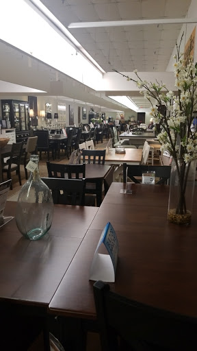 Furniture Store «Value City Furniture», reviews and photos, 790 Howe Ave, Cuyahoga Falls, OH 44221, USA