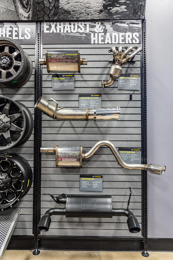 Truck Accessories Store «4 Wheel Parts Performance Center - Mesa, AZ», reviews and photos, 420 S Country Club Dr, Mesa, AZ 85210, USA