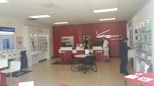 Cell Phone Store «Verizon Authorized Retailer - A Wireless», reviews and photos, 14673 SE Sunnyside Rd, Clackamas, OR 97015, USA
