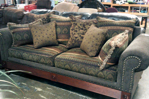 Thrift Store «Snowline Hospice Thrift Store Folsom», reviews and photos, 616 E Bidwell St, Folsom, CA 95630, USA