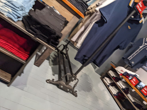 Clothing Store «Hollister Co.», reviews and photos, 9777 SW Washington Square Rd, Tigard, OR 97223, USA