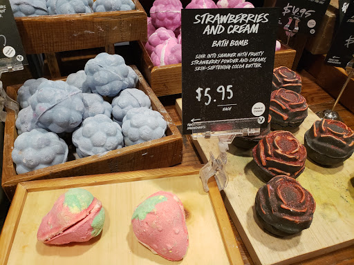 Cosmetics Store «Lush Cosmetics», reviews and photos, 2800 W Big Beaver Rd # 232, Troy, MI 48084, USA