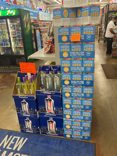 Liquor Store «Davis Liquor Outlet», reviews and photos, 1406 N Waco Ave, Wichita, KS 67203, USA