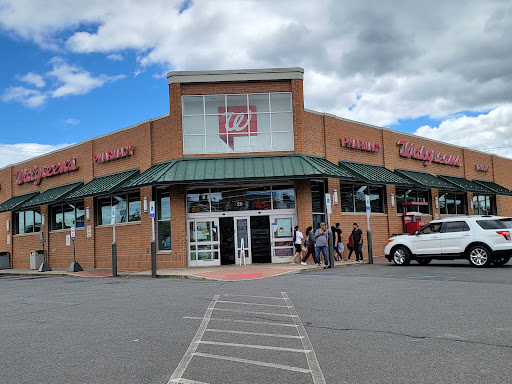 Walgreens, 20 Jersey Ave, New Brunswick, NJ 08901, USA, 