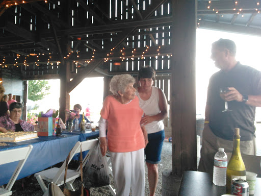 Winery «Smith-Berry Winery», reviews and photos, 855 Drennon Rd, New Castle, KY 40050, USA