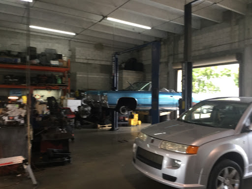 Auto Repair Shop «Kiki Automotive & Air Conditioning», reviews and photos, 13563 SW 137th Ave, Miami, FL 33186, USA