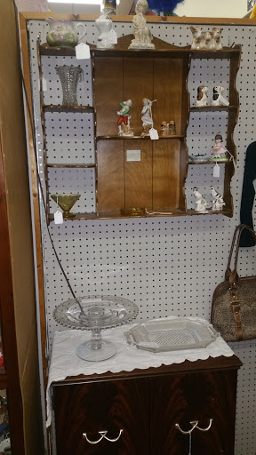 Craft Store «Countryside Craft Mall», reviews and photos, 40700 Van Dyke Ave, Sterling Heights, MI 48313, USA