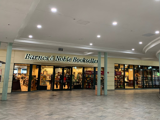 Book Store «Barnes & Noble», reviews and photos, 5701 Sunset Dr #196, South Miami, FL 33143, USA
