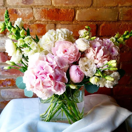 Florist «Fly Me to The Moon Florists», reviews and photos, 47 N Broadway, Yonkers, NY 10701, USA