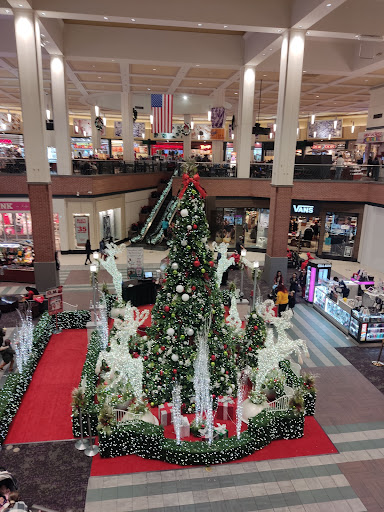 Shopping Mall «Wolfchase Galleria», reviews and photos, 2760 N Germantown Pkwy, Memphis, TN 38133, USA