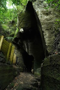 室岩洞