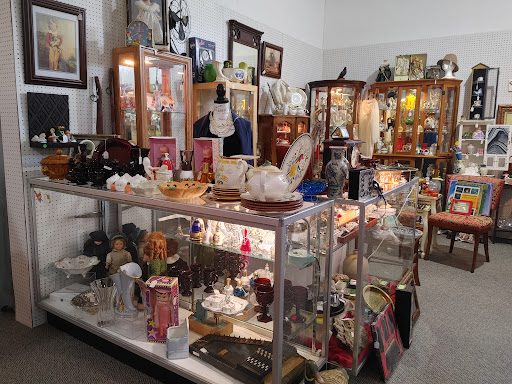 Antique Store «Days Of Olde Antiques & Collectibles At Galloway», reviews and photos, 110 S New York Rd, Galloway, NJ 08205, USA