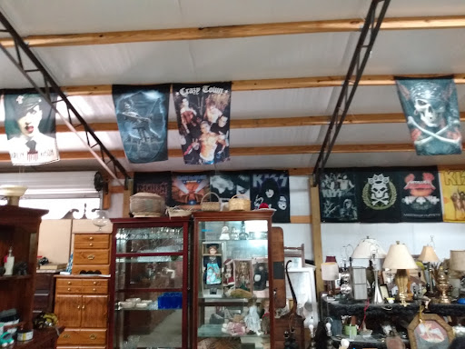 Awesome Deals Flea Market, 19331 28th St, Long Beach, MS 39560, USA, 