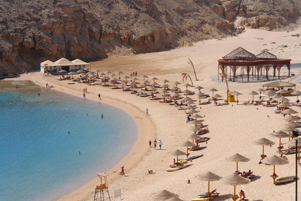 Fotografija Plaža Al Nabila Grand Bay Makadi z turkizna čista voda površino