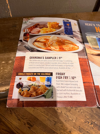 American Restaurant «Cracker Barrel Old Country Store», reviews and photos, 901 Veterans Memorial Pkwy, St Charles, MO 63303, USA