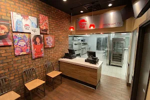 Pizza Hut image