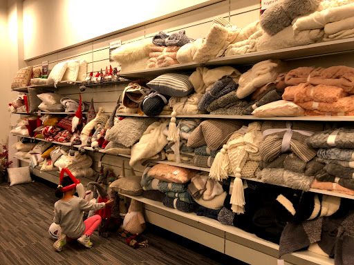 Department Store «Nordstrom Rack Skyview Center», reviews and photos, 4024 College Point Blvd, Flushing, NY 11354, USA