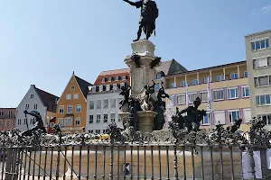 Augustusbrunnen image