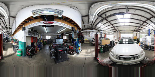 Auto Repair Shop «Autoworks of Issaquah», reviews and photos, 1590 NW Mall St, Issaquah, WA 98027, USA
