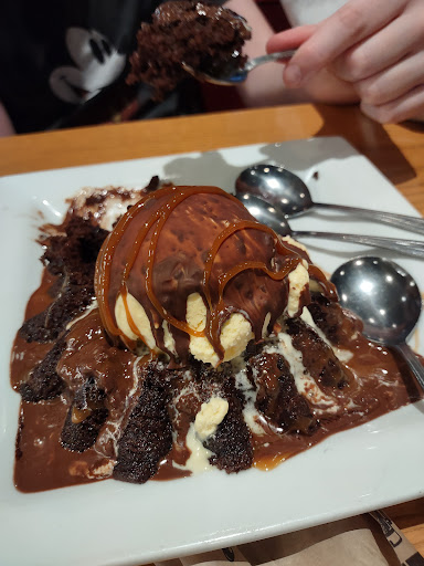 Shopping Mall «Merritt Park Shopping Center», reviews and photos, 1762 Merritt Blvd, Dundalk, MD 21222, USA