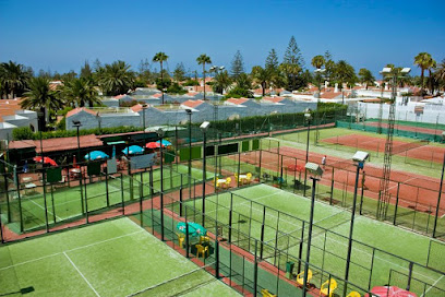 Club de Tenis y Padel Holycan