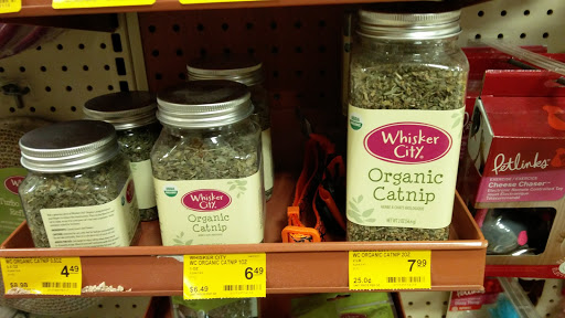 Pet Supply Store «PetSmart», reviews and photos, 600-800 Hatton Dr, Glen Mills, PA 19342, USA