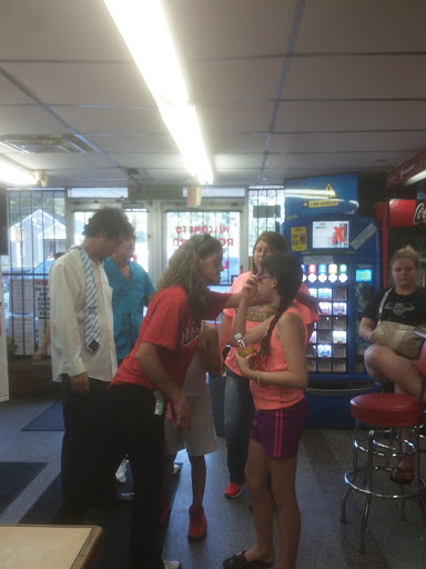 Liquor Store «Rockford Lane Liquors», reviews and photos, 2700 Rockford Ln, Louisville, KY 40216, USA