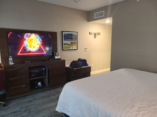 Hampton Inn & Suites Gilroy image