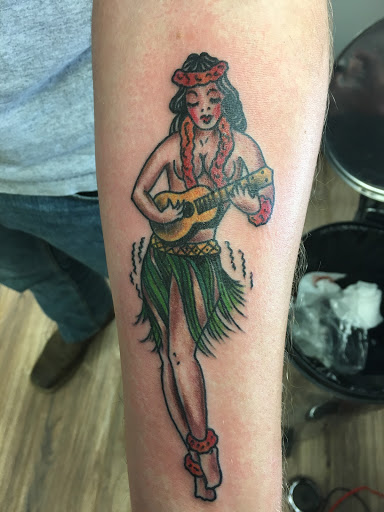 Tattoo and Piercing Shop «Lunchbox Tattoo & Body Piercing», reviews and photos, 3604 N Chapel Hill Rd, Johnsburg, IL 60050, USA