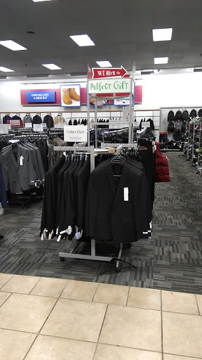 Clothing Store «Burlington Coat Factory», reviews and photos, 705 Granite St, Braintree, MA 02184, USA