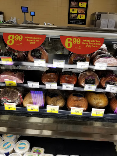 Grocery Store «Kroger», reviews and photos, 25780 Middlebelt Rd, Farmington Hills, MI 48336, USA