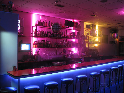 Información y opiniones sobre Cafeteria-pub crokis de copas de Berja