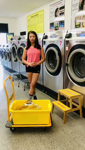 Comments and reviews of Meadows Laundromat