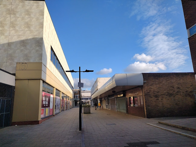 Waterdale Shopping Centre - Shopping mall