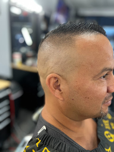 Barber Shop «Authentic Cuts Barbershop», reviews and photos, 2909 Canoe Creek Rd, St Cloud, FL 34772, USA