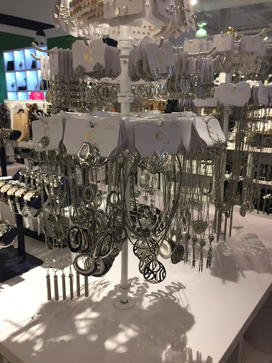 Fashion Accessories Store «Charming Charlie», reviews and photos, 1028 Old Country Rd, Garden City, NY 11530, USA