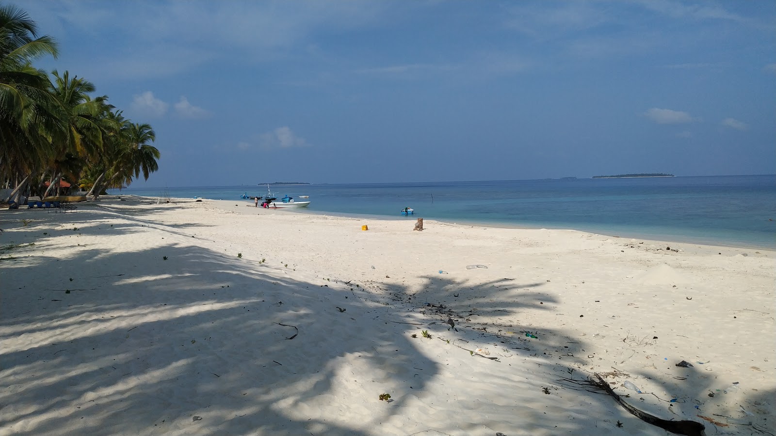 Foto von Meedhoo Island Beach mit beiger sand Oberfläche