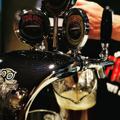 Opiniones de Bar Far Out Cerveza Alemana Artesanal en Cuenca - Pub