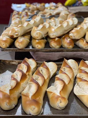 Pão quente pizzaria Bitocas - Marina Isabel Oliveira Carvalho - Vila Nova de Poiares