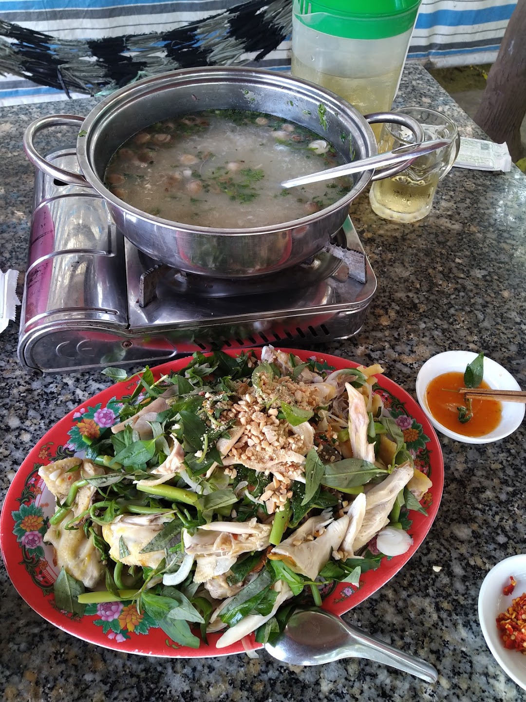 Quán ăn sân vườn Hương Quê