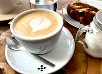 Cappuccino du Restaurant servant le petit-déjeuner Coffee Moments - Café Lyon 3 - n°8
