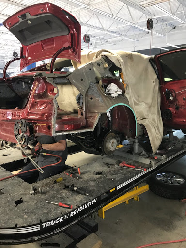 Auto Body Shop «Fine Line Auto Body-Lewis Center», reviews and photos, 8595 N High St, Columbus, OH 43235, USA