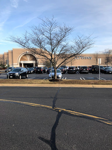 Movie Theater «Regal Cinemas Dulles Town Center 10», reviews and photos, 21100 Dulles Town Cir #203, Sterling, VA 20166, USA