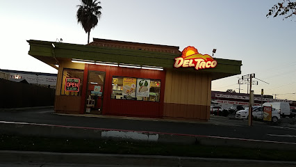 Del Taco - 7545 Balboa Blvd, Van Nuys, CA 91406