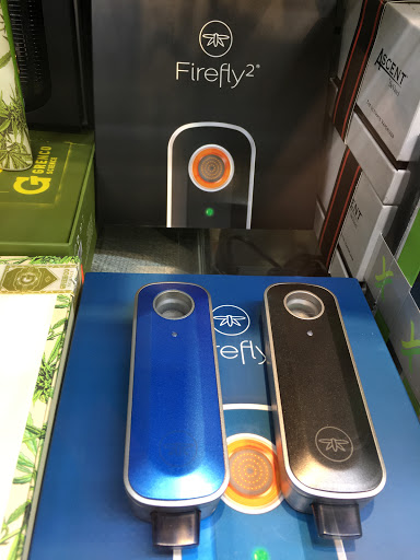 Body Piercing Shop «Vibes Smoke Shop & Piercing», reviews and photos, 1222 El Camino Real, Redwood City, CA 94061, USA