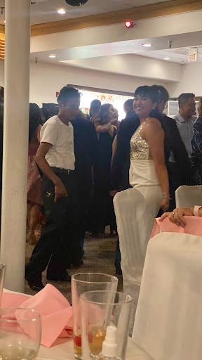 Shopping Mall «Walnut Hill Shopping Center», reviews and photos, 16529 S Frederick Ave, Gaithersburg, MD 20877, USA