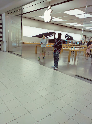 Computer Store «Apple Lynnhaven Mall», reviews and photos, 701 Lynnhaven Pkwy, Virginia Beach, VA 23452, USA