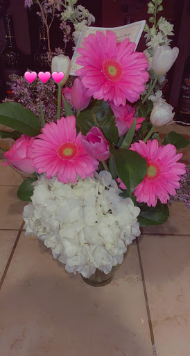 Florist «Comal Flower Shop on The Plaza», reviews and photos, 337 Main Plaza, New Braunfels, TX 78130, USA