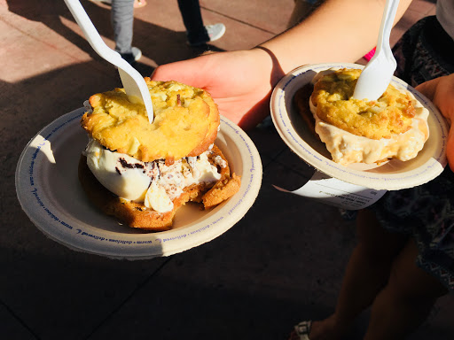 Cookie Shop «Insomnia Cookies», reviews and photos, 1227 Washington Ave, Miami Beach, FL 33139, USA